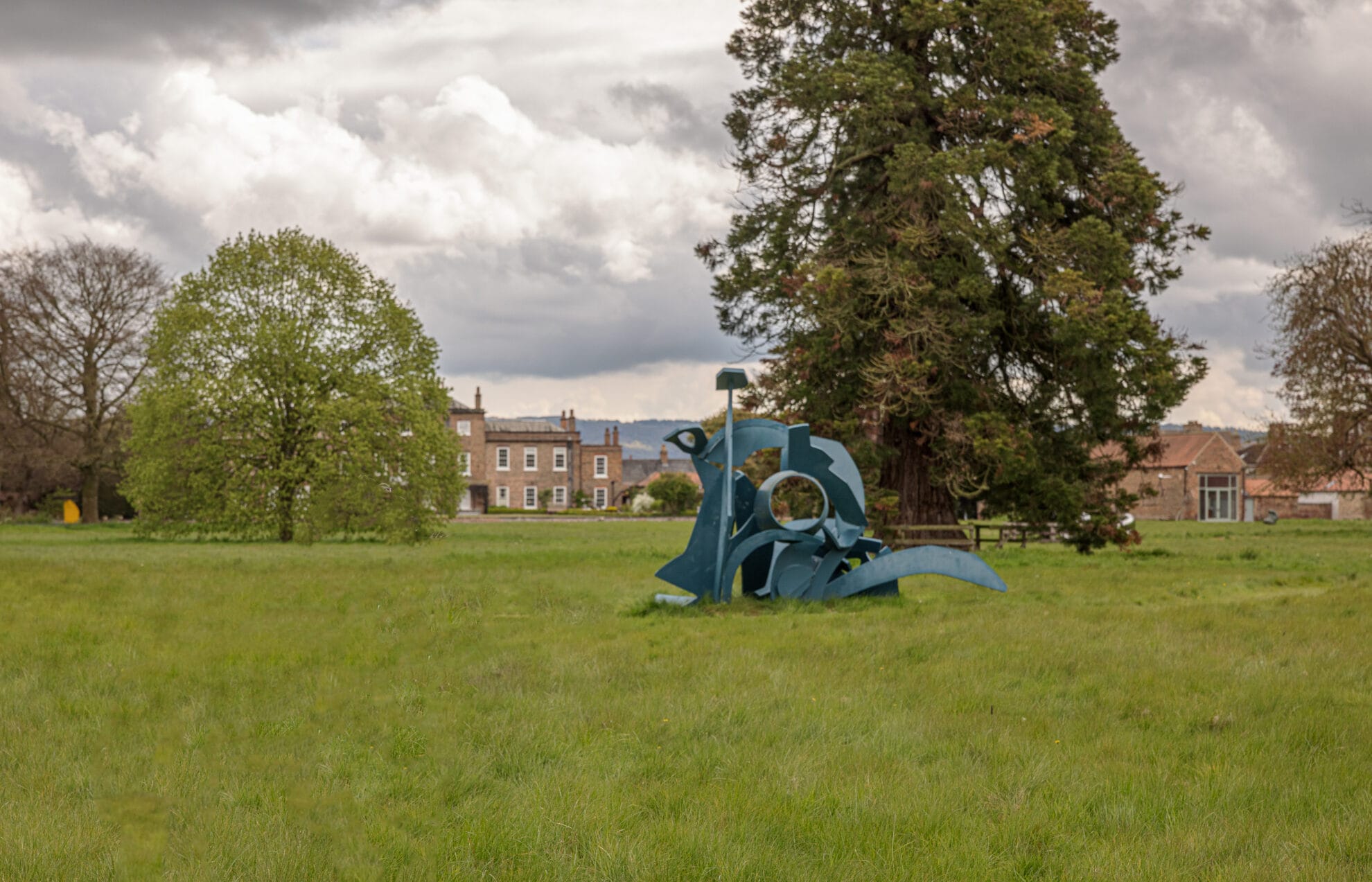 willoughby-gerrish_thirsk-hall-sculpture-garden